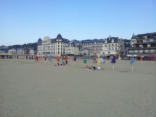 Un Chez Soi Bord De Mer Trouville-sur-Mer Exterior foto